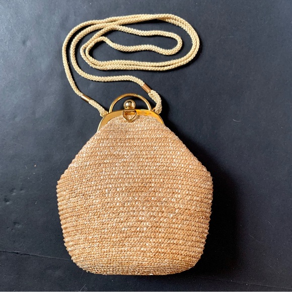 v i n t a g e :: La Regale Woven Wicker Purse Crossbody - Picture 12 of 12